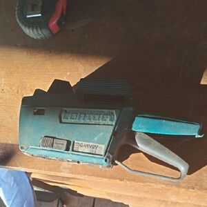 Garvey Label Gun in Teal and Black